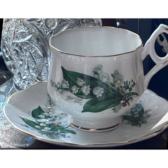 Royal Dover Lily of the Valley Teacup & Saucer Fine Bone China England - Picture 10 of 10